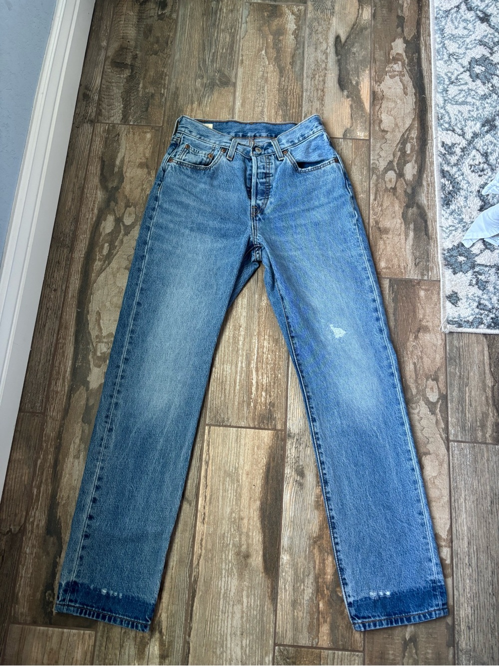 Levi's Straight Leg Women's Jeans in Light Blue Wash